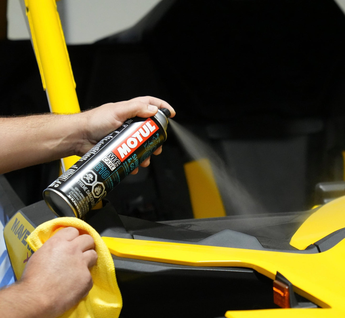 Motul - Motul Shine and Go - 13oz Silicone Spray - UTVRaceShop.Com